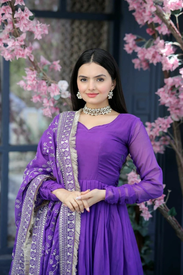 Antique Fashion   Be Center of Attractions with this Tebby Silk Top With Embroidered Dupatta Attached with Plazzo Select this with one blink and add in your wardrobe - purple, S (36)