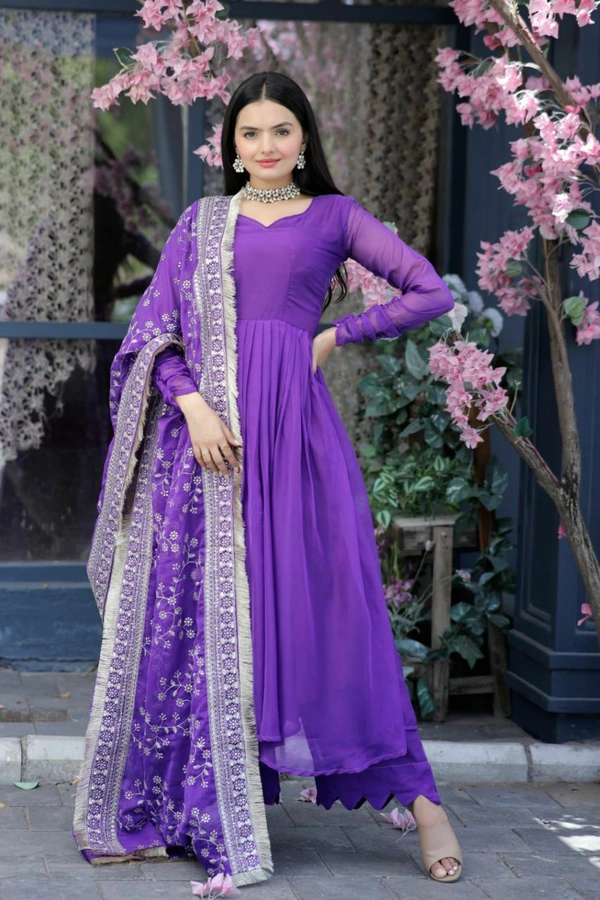 Antique Fashion   Be Center of Attractions with this Tebby Silk Top With Embroidered Dupatta Attached with Plazzo Select this with one blink and add in your wardrobe - purple, S (36)