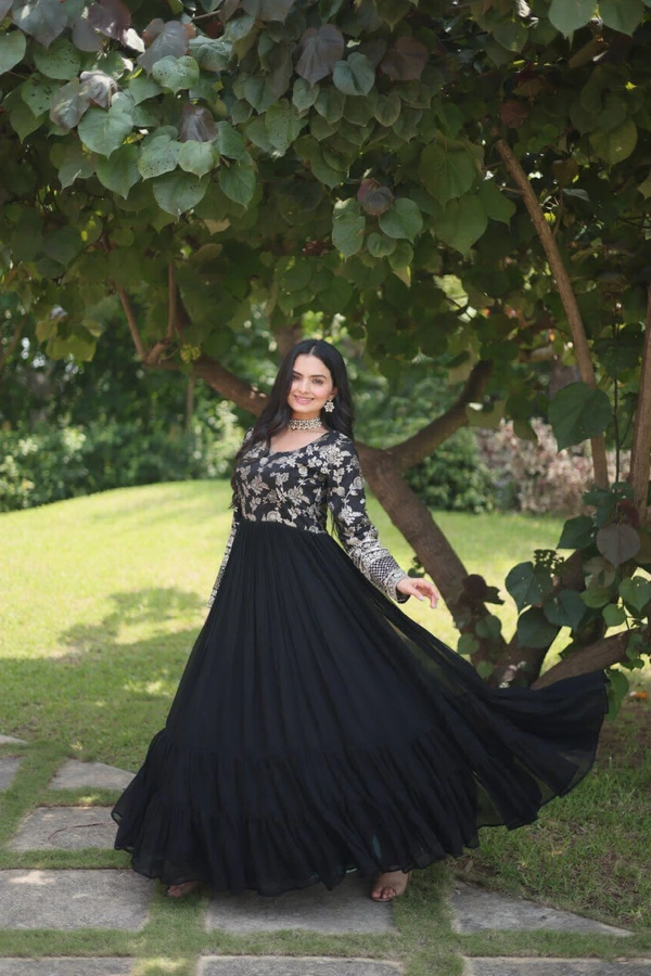 Antique Fashion 1 GOWN COLLECTIONS  - Black, Xl (42)