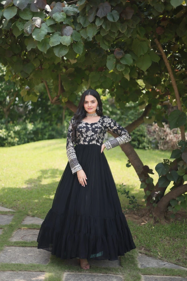 Antique Fashion 1 GOWN COLLECTIONS  - Black, Xl (42)
