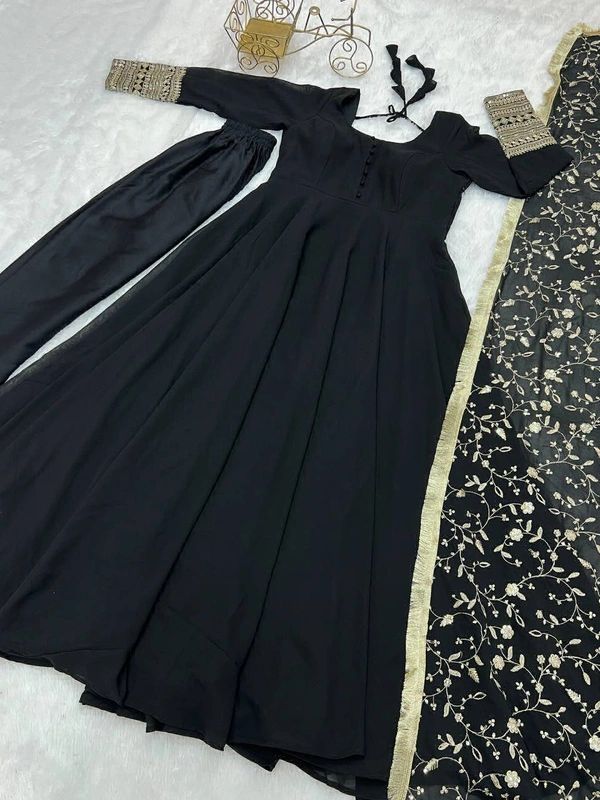 Antique Fashion  Anarkali Gown Suit  - M (38), Black