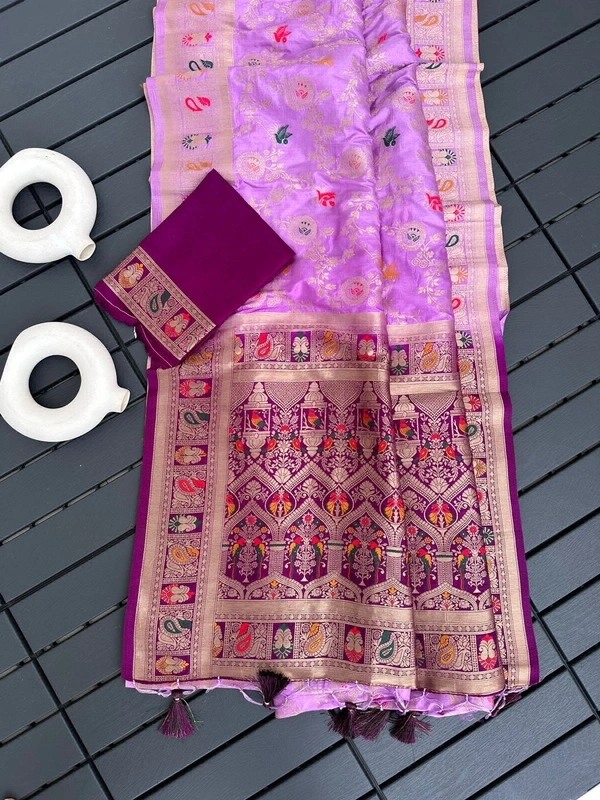Antique Fashion  Exclusive heavy silk for  summer Bridal collection heavy viscose silk pattern  pattern in Banarsi zari weave 