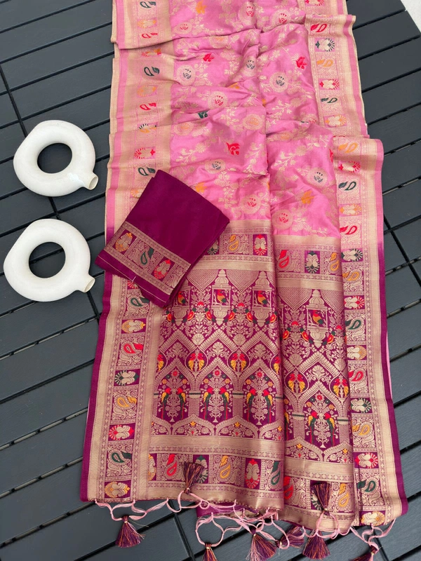 Antique Fashion  Exclusive heavy silk for  summer Bridal collection heavy viscose silk pattern  pattern in Banarsi zari weave 