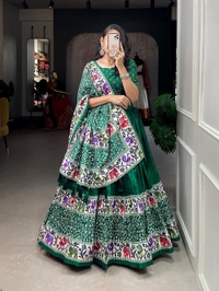 Antique Fashion 1 Crush dola silk lehenga with a gorgeous design of bandhej print and patola print will give you perfect look for your family function🌙💫