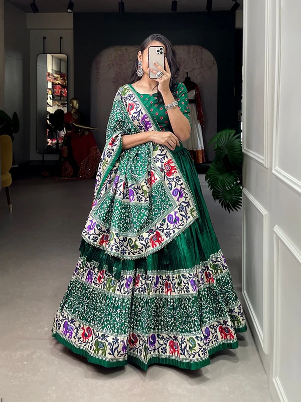 Antique Fashion  Crush dola silk lehenga with a gorgeous design of bandhej print and patola print will give you perfect look for your family function🌙💫