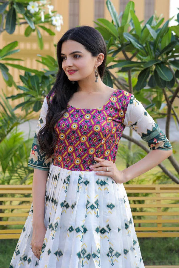 Antique Fashion   PREMIUM DESIGNER READYMADE GOWN COLLECTIONS  - L (40)