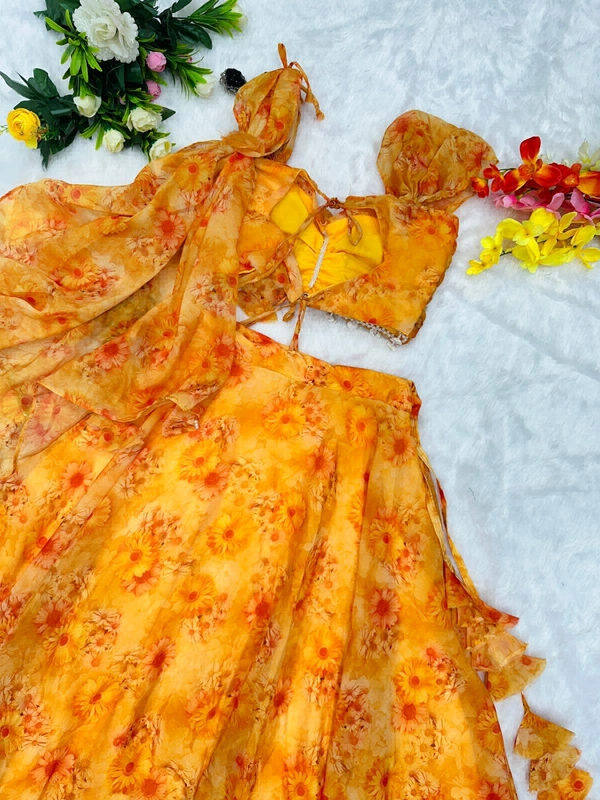 Antique Fashion  You gonna love elegance with Modern touch ,Here we Presenting Exclusive Real shoot Design 🌸