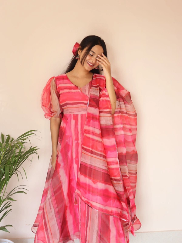 Antique Fashion  You gonna love elegance with Modern touch, Here we Presenting Exclusive Real shoot Design 🌸 - S (36)