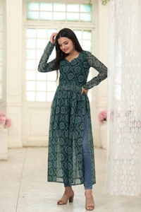 Antique Fashion 1 Nayra cut Kurtis are the best way to stay comfortable and stylish at the same time.*❤️ - M (38), green