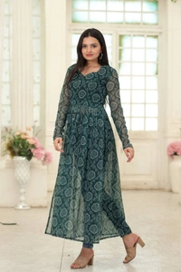 Antique Fashion 1 Nayra cut Kurtis are the best way to stay comfortable and stylish at the same time.*❤️ - M (38), green