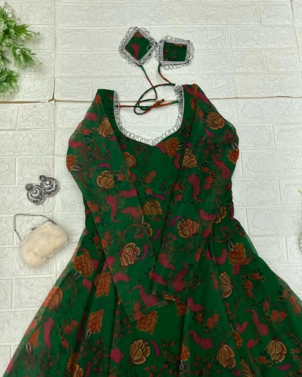 Antique Fashion 1 You gonna love elegance with Modern touch  Here we Presenting Exclusive Real shoot Design  - Xl (42)