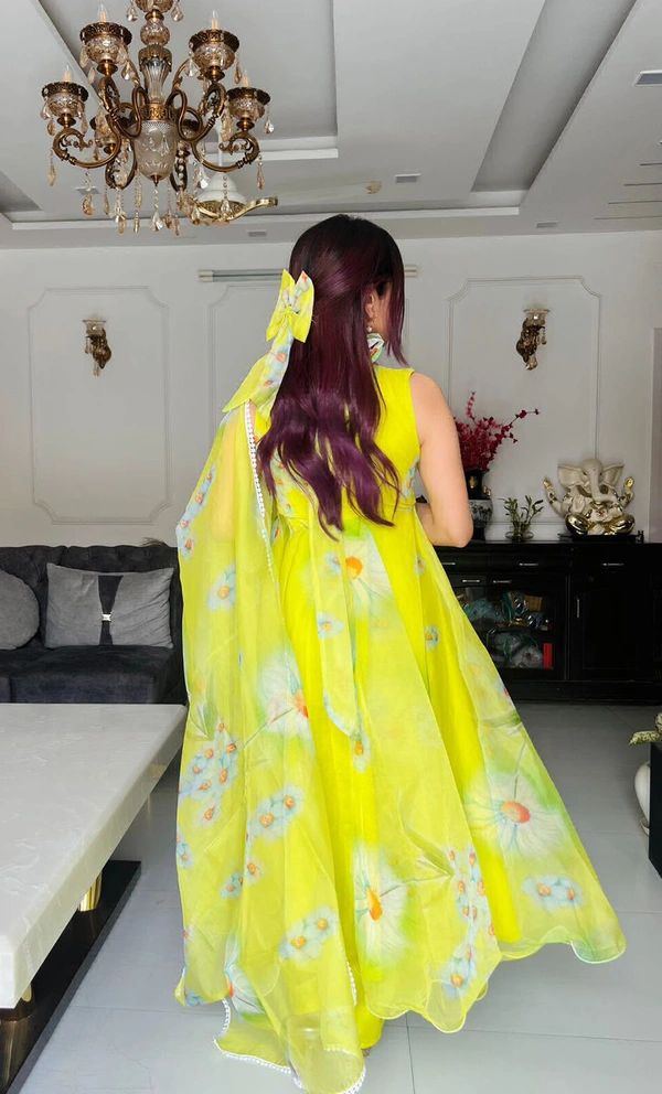 Antique Fashion  You gonna love elegance with Modern touch ,Here we Presenting Exclusive own modeling Real shoot Design 🌸 - X's (34)