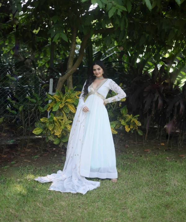 Antique Fashion   PREMIUM READYMADE ALIA CUT GOWN WITH DUPATTA SET   - White, M (38)