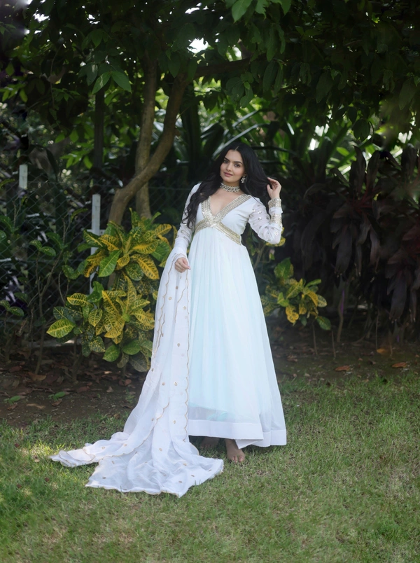 Antique Fashion   PREMIUM READYMADE ALIA CUT GOWN WITH DUPATTA SET   - White, M (38)