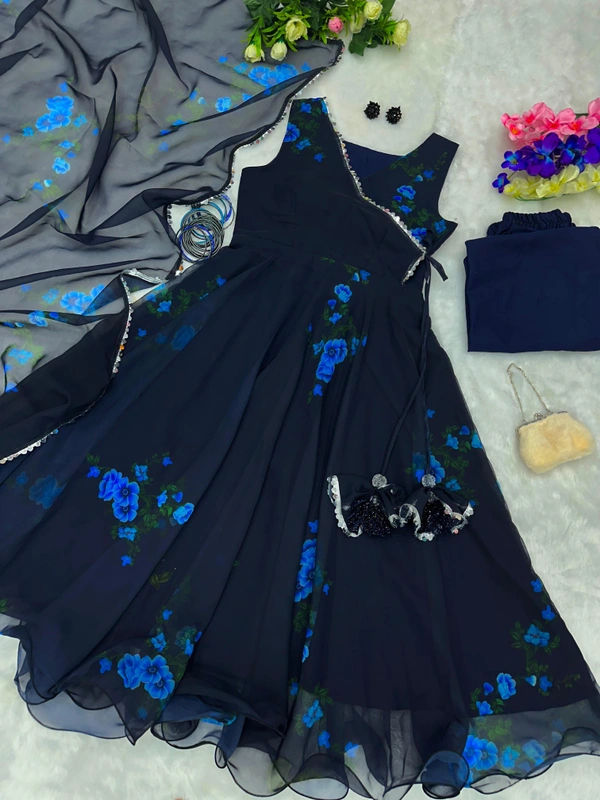 Antique Fashion 1 You gonna love elegance with Modern touch ,Here we Presenting Exclusive Real shoot Design 🌸 - Xl (42)