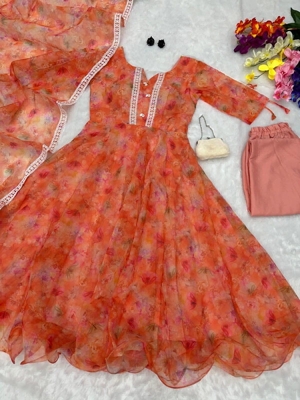 Antique Fashion 1 You gonna love elegance with Modern touch, Here we Presenting Exclusive Real shoot Design 🌸 - L (40)