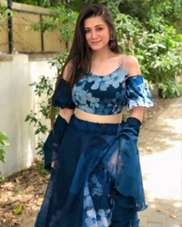 Antique Fashion 1 You gonna love elegance with Modern touch ,Here we Presenting Exclusive Real shoot Design 🌸