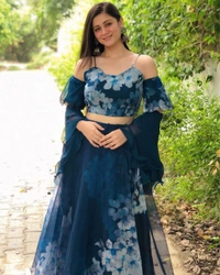 Antique Fashion 1 You gonna love elegance with Modern touch ,Here we Presenting Exclusive Real shoot Design 🌸