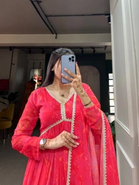 Antique Fashion 1 Dress like you’re already famous   a outfit from Alia’s style book   - pink