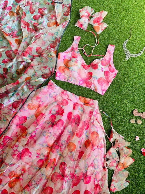 Antique Fashion  You gonna love elegance with Modern touch ,Here we Presenting Exclusive Real shoot Design 🌸