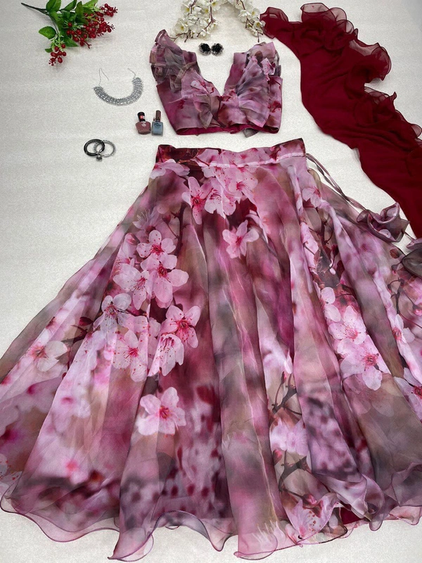 Antique Fashion  You gonna love elegance with Modern touch ,Here we Presenting Exclusive Real shoot Design 🌸
