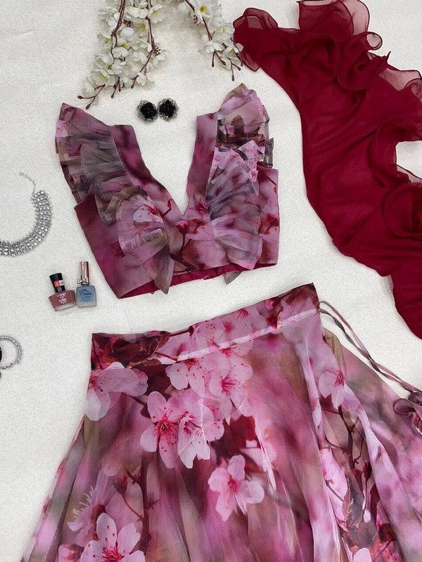 Antique Fashion  You gonna love elegance with Modern touch ,Here we Presenting Exclusive Real shoot Design 🌸