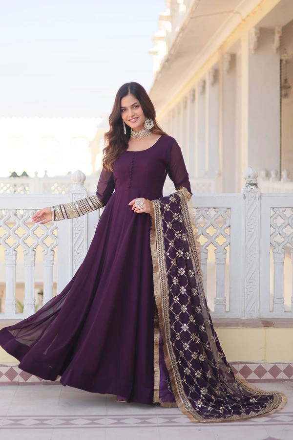 Antique Fashion 1 Faux Blooming Gown with Dupatta With Attractive Embroidered Sequins work with Lace Border.* - M (38), wine