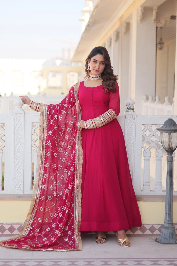 Antique Fashion 1 Faux Blooming Gown with Dupatta With Attractive Embroidered Sequins work with Lace Border.* - Xxl (44), pink