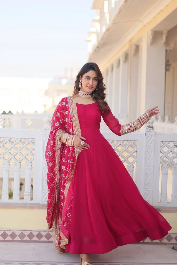 Antique Fashion 1 Faux Blooming Gown with Dupatta With Attractive Embroidered Sequins work with Lace Border.* - Xxl (44), pink