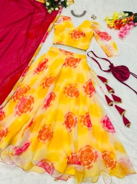 Antique Fashion 1 You gonna love elegance with Modern touch ,Here we Presenting Exclusive Real shoot Design 🌸