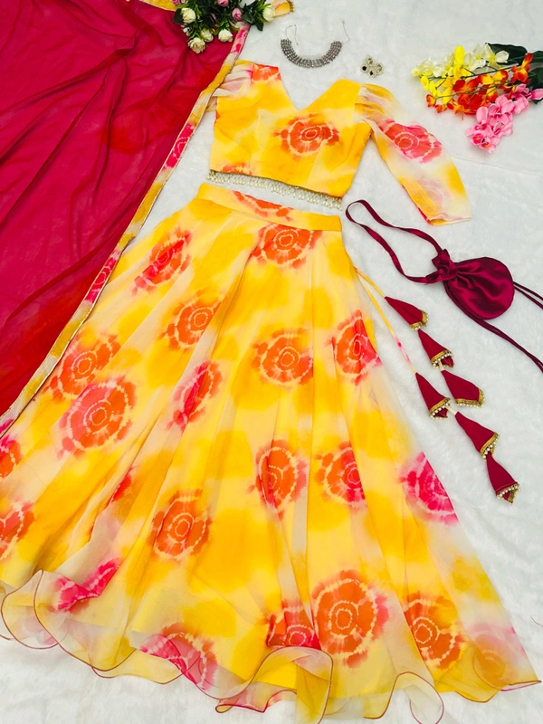 Antique Fashion  You gonna love elegance with Modern touch ,Here we Presenting Exclusive Real shoot Design 🌸