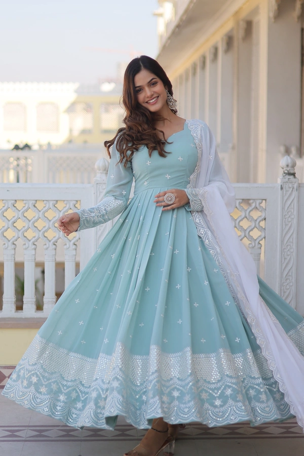 Antique Fashion  Designer Gown is luxury clothing Considered to be high quality Made by Thread  Sequins Embroidery This is Made for Desirable Women's who deserve it  - Xl (42), It's Actual Color Is Sea Green..
