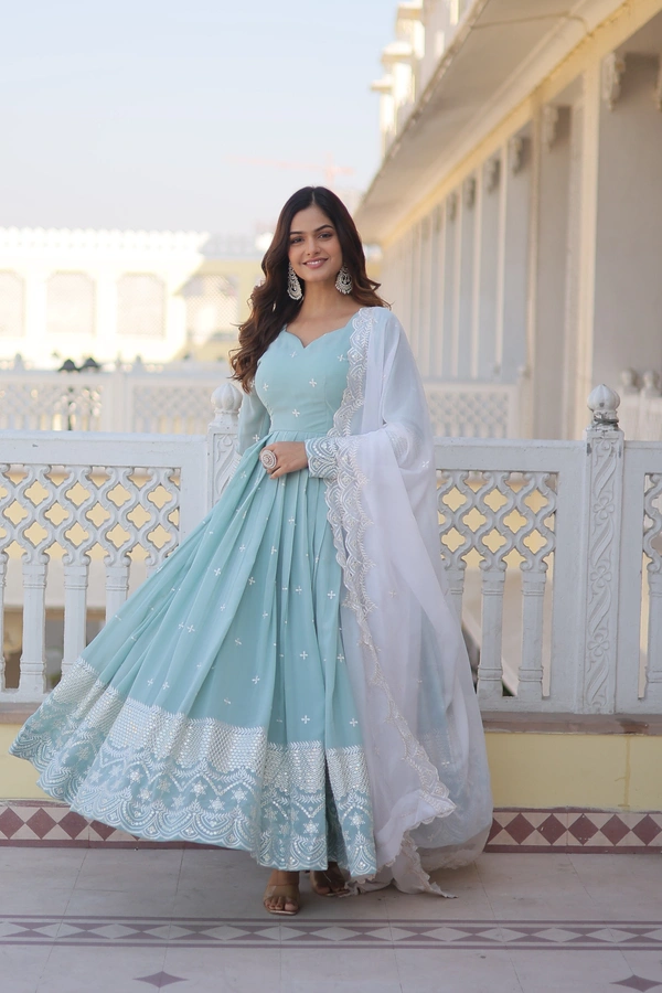 Antique Fashion  Designer Gown is luxury clothing Considered to be high quality Made by Thread  Sequins Embroidery This is Made for Desirable Women's who deserve it  - Xl (42), It's Actual Color Is Sea Green..