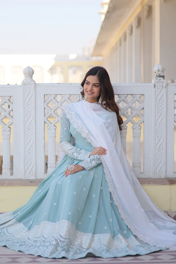 Antique Fashion  Designer Gown is luxury clothing Considered to be high quality Made by Thread  Sequins Embroidery This is Made for Desirable Women's who deserve it  - Xl (42), It's Actual Color Is Sea Green..
