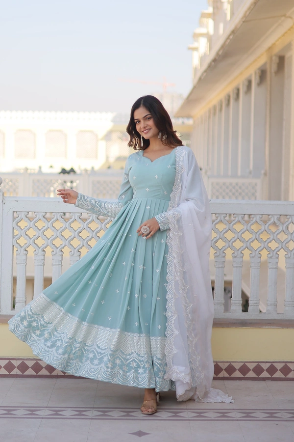 Antique Fashion  Designer Gown is luxury clothing Considered to be high quality Made by Thread  Sequins Embroidery This is Made for Desirable Women's who deserve it  - Xl (42), It's Actual Color Is Sea Green..