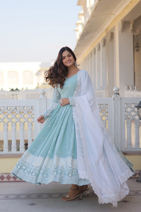 Antique Fashion  Designer Gown is luxury clothing Considered to be high quality Made by Thread  Sequins Embroidery This is Made for Desirable Women's who deserve it  - Xl (42), It's Actual Color Is Sea Green..
