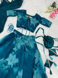 Antique Fashion 1 You gonna love elegance with Modern touch, Here we Presenting Exclusive Real shoot Design 🌸