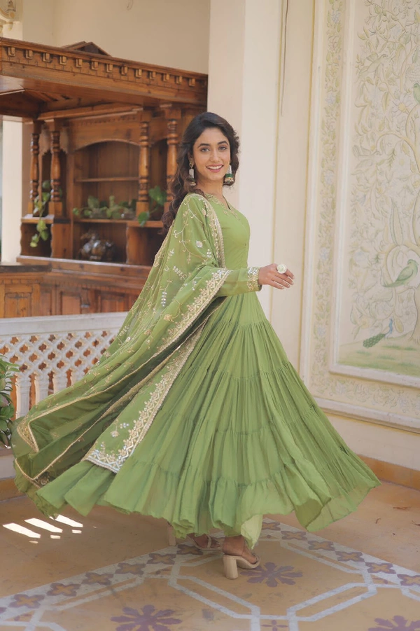 Antique Fashion  GOWN WITH DUPATTA - parrot green, L (40)