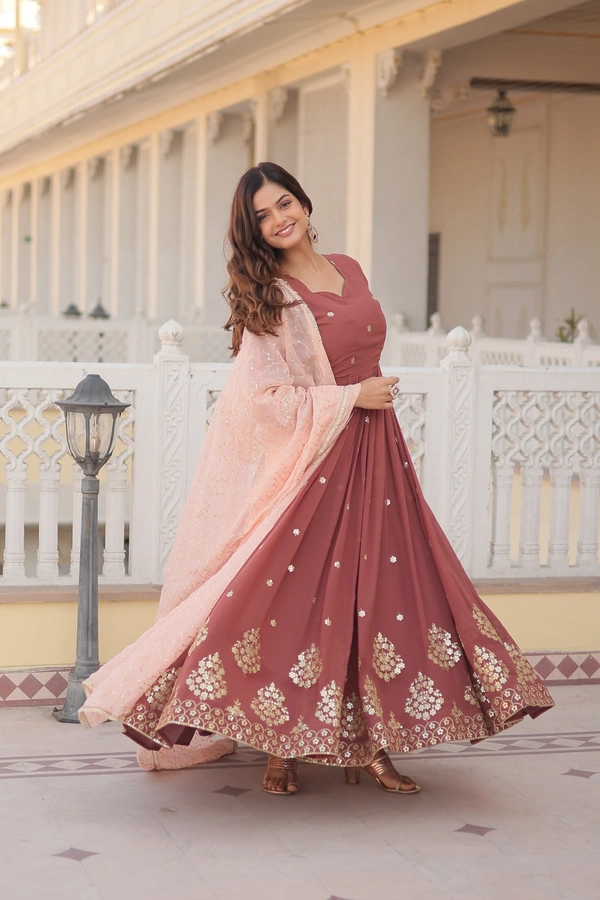 Antique Fashion 1 Gownwithdupatta - M (38)