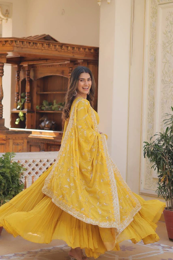 Antique Fashion 1 GOWN WITH DUPATTA - yellow, S (36)