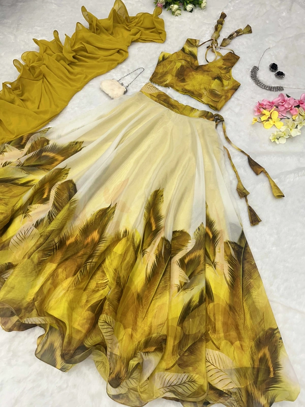Antique Fashion You gonna love elegance with Modern touch ,Here we Presenting Exclusive Real shoot Design 🌸 - colour 2