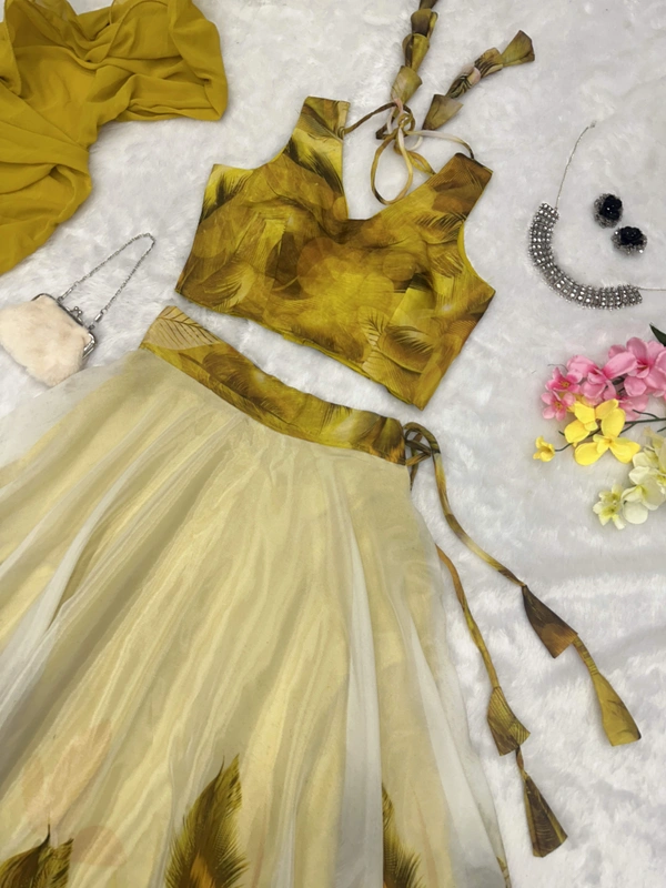 Antique Fashion You gonna love elegance with Modern touch ,Here we Presenting Exclusive Real shoot Design 🌸 - colour 2