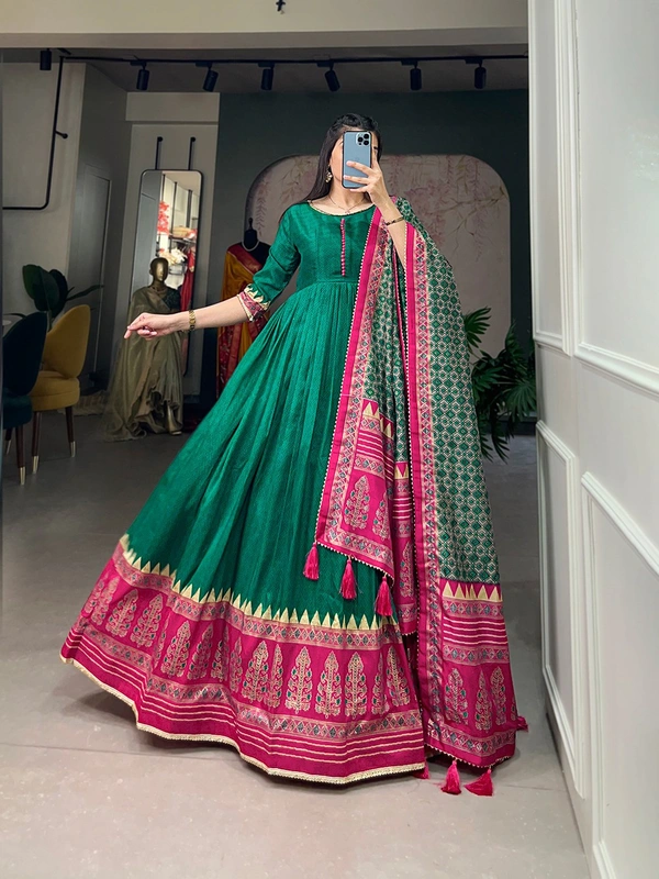 Antique Fashion  Ready to Wear Gown - green, M