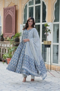 Antique Fashion 1 Kurti Pant duppta Set - M, Granny Smith