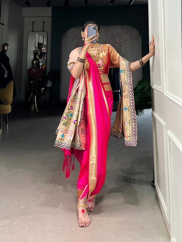Antique Fashion 1 Jacquard Silk Sarees - Pink