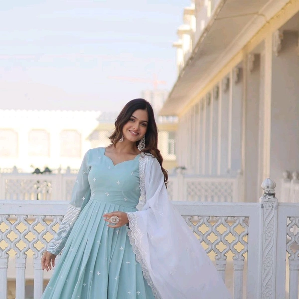 Antique Fashion  Designer Gown is luxury clothing Considered to be high quality Made by Thread  Sequins Embroidery This is Made for Desirable Women's who deserve it  - M (38), It's Actual Color Is Sea Green..