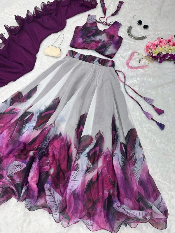 Antique Fashion You gonna love elegance with Modern touch ,Here we Presenting Exclusive Real shoot Design 🌸 - colour 3