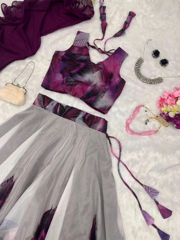 Antique Fashion You gonna love elegance with Modern touch ,Here we Presenting Exclusive Real shoot Design 🌸 - colour 3