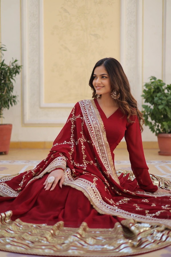 Antique Fashion  Gownwithdupatta  - L (40)