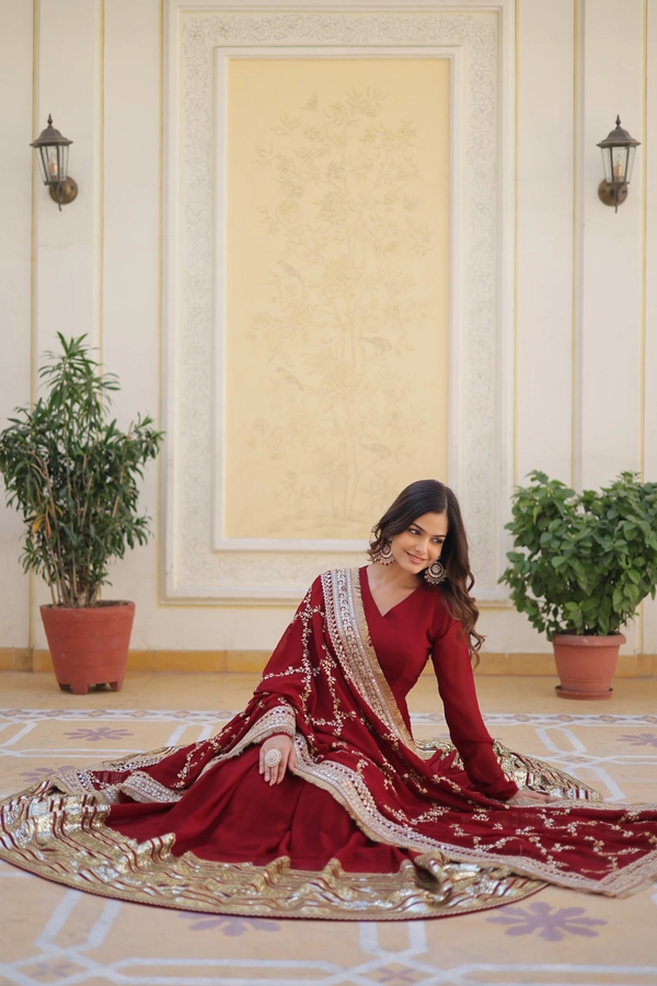 Antique Fashion  Gownwithdupatta  - Xxl (44)